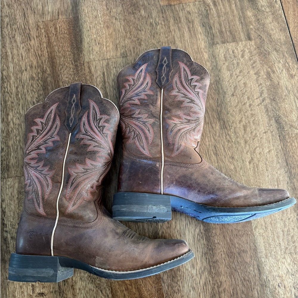 Ariat Brown Embroidered Western Cowboy Boots